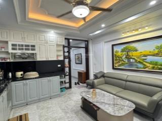 Bán nhà phạm ngọc thạch, thang máy, gần phố , ở hay cho thuê đều đỉnh, nhà đẹp tặng nội thất 55m 6t