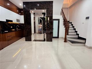 Nhà đẹp xã đàn , thang máy, nhà mới full nội thất , ngõ nông , gần phố 42 m 2* 5 t
