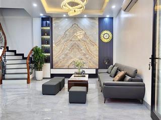 Nhà đẹp ! tôn đức thắng,2 thoáng, nhà xây mới full nội thất, sát phố ,ngõ ba gác , 42m 6 t