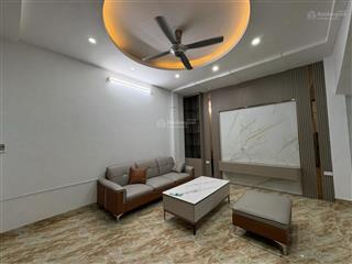 Bán nhà ! hoàng cầu, hàng xóm quận uỷ ,20m oto, gõ thông,view hồ hoàng cầu, gần công viên 45m 5t