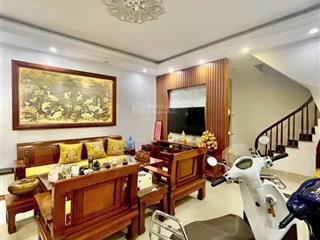 Cần bán gấp ! phố quan nhân,10m hồ điều hoà,cách ô tô 20m ,nhà dân xây kiên,trước nhà thoáng 48m 4t