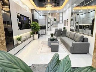 Nhà đẹp ! phố hào nam,thang máy, 30m ra phố bãi đỗ ô tô gần nhà, gần ga tàu điện,nhà xây mới 37m 5t
