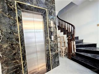 Có 102 chính chủ nhờ bán,nhà khương đình , thang máy,mặt ngõ thẳng tắp, cách 50 m ô tô tránh 43m 6t