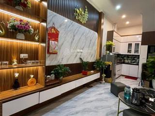 Đẹp cực! phố đường láng , 35 m ra phố, ngõ thông, kinh doanh, oto gần, nhà đẹp nt xịn 45m2*5t