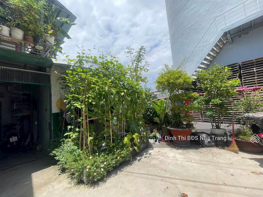 Quá rẻ  bán đất tặng nhà ngay lotte mart, giá tốt nhất thị trường, chốt nhanh kẻo lỡ