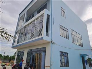 Bán gấp nhà xưởng gần 1.800m2 mặt tiền đường  dòng tiền 720tr/năm!