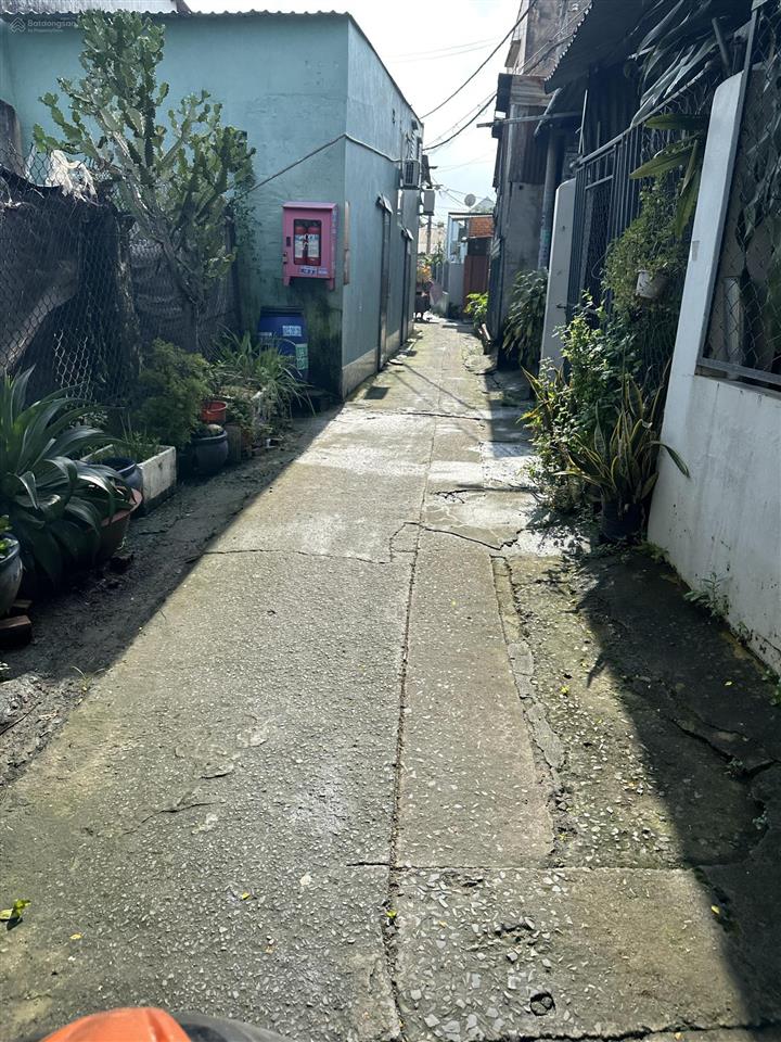 Nhà 60m2  giá tốt shr, hoàn công đủ cách mặt tiền chỉ 100m