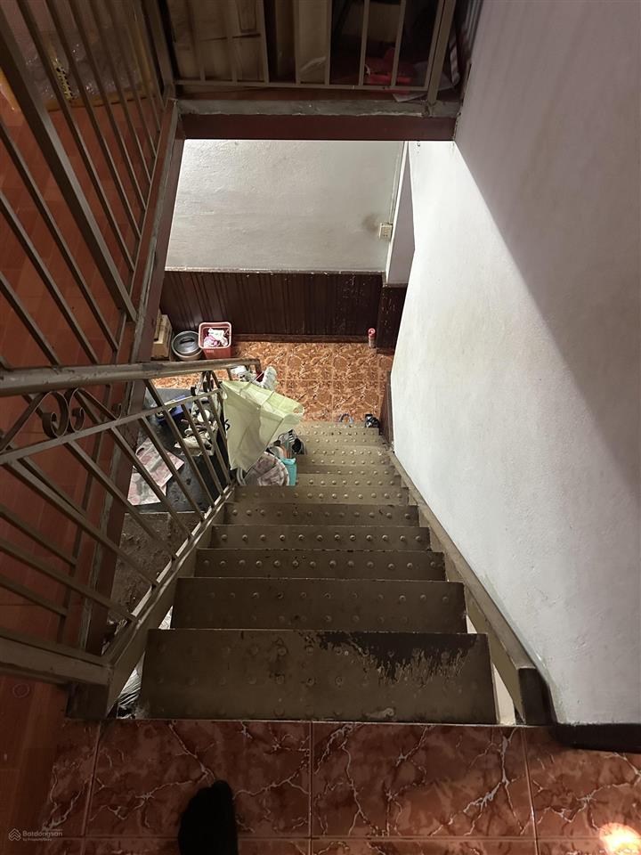 Nhà 60m2  giá tốt shr, hoàn công đủ cách mặt tiền chỉ 100m