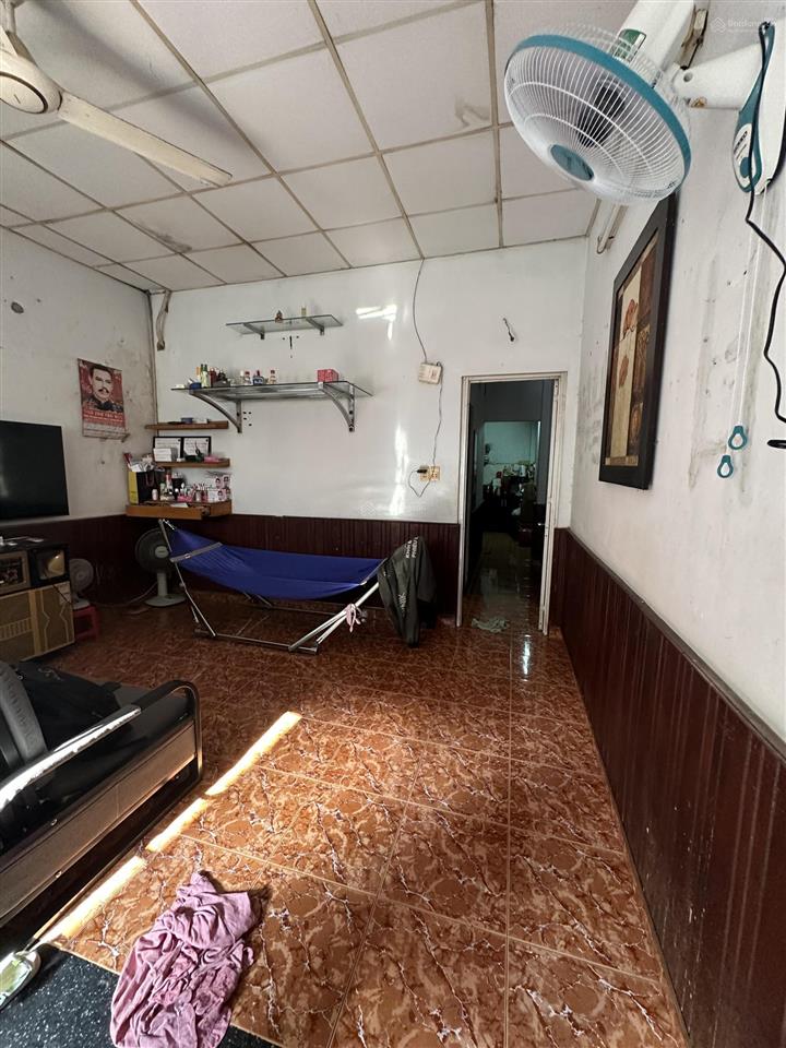 Nhà 60m2  giá tốt shr, hoàn công đủ cách mặt tiền chỉ 100m