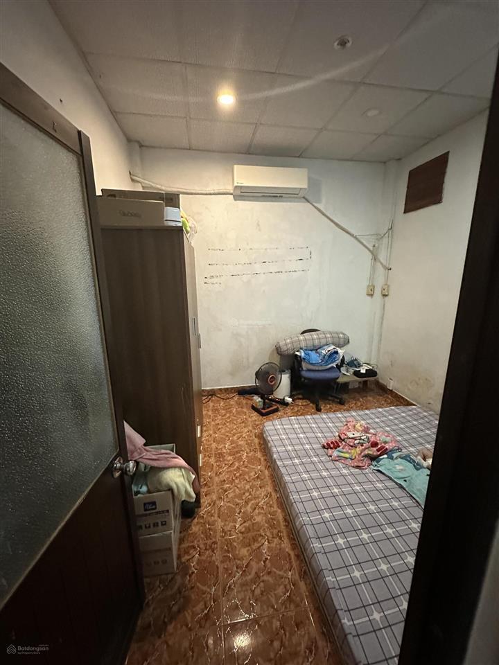 Nhà 60m2  giá tốt shr, hoàn công đủ cách mặt tiền chỉ 100m