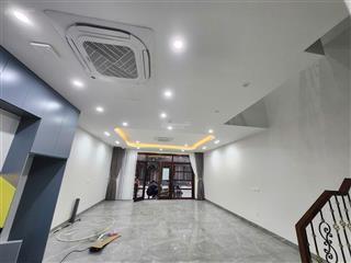 Vịnh thiên đường, hoàn thiện 2 tầng đẹp cho thuê , cạnh đại lộ 51m tại vinhomes ocean park 3
