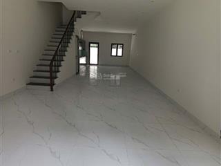 Cho thuê căn liền kề 78m2 sát vịnh biển 4 mùa, phù hợp ở và kinh doanh, giá 7tr/tháng