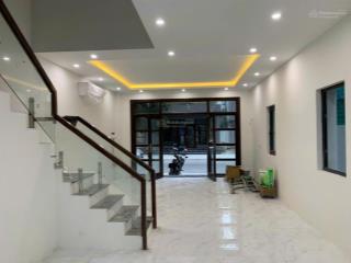 Phố biển xẻ khe 119m2 hoàn thiện 2 tầng đẹp cho thuê, vừa ở vừa kinh doanh phù hợp giá 8tr/tháng
