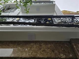 Bán nhà chung tâm cổ nhuế mới kính koong  6 tầng thang máy 52m2  6 tầng  mt3,5m/ giá 12,8 tỷ