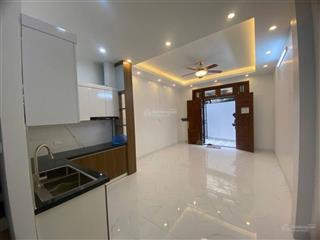 Hiếm ! bán nhà  tây hồ  mới đẹp lung linh , khu vực đáng sống 40m2  6 tầng  mt4m / giá 9,95 tư