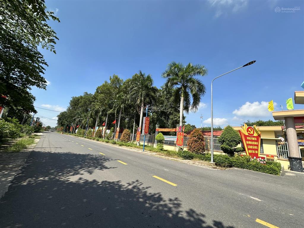 Bán miếng đất thổ cư mặt tiền dh504 ngay trung tâm . đúng giá 680trshr