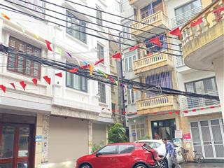Nhà lạc long quân  view hồ tây  sát ô tô đỗ  38m2  5 tầng  8,x tỷ