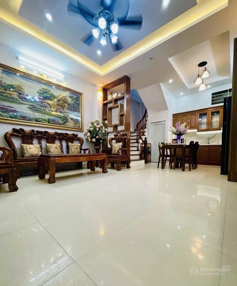 Nhà gần phố nguyễn khánh toàn 44m2 * 6 tầng