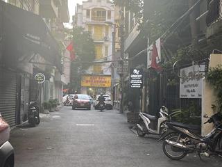 Tòa văn phòng víp  phố nguyễn thị định  ô tô tránh  2 thoáng  cách phố 15m, 65m2 x 6t, mt 5m.