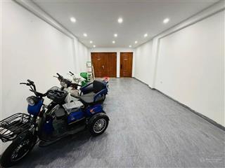 Toà apartment siêu vip  phố tây nhiều hơn ta  tòa 8 tầng thang máy mới tinh  tổng 8 phòng master
