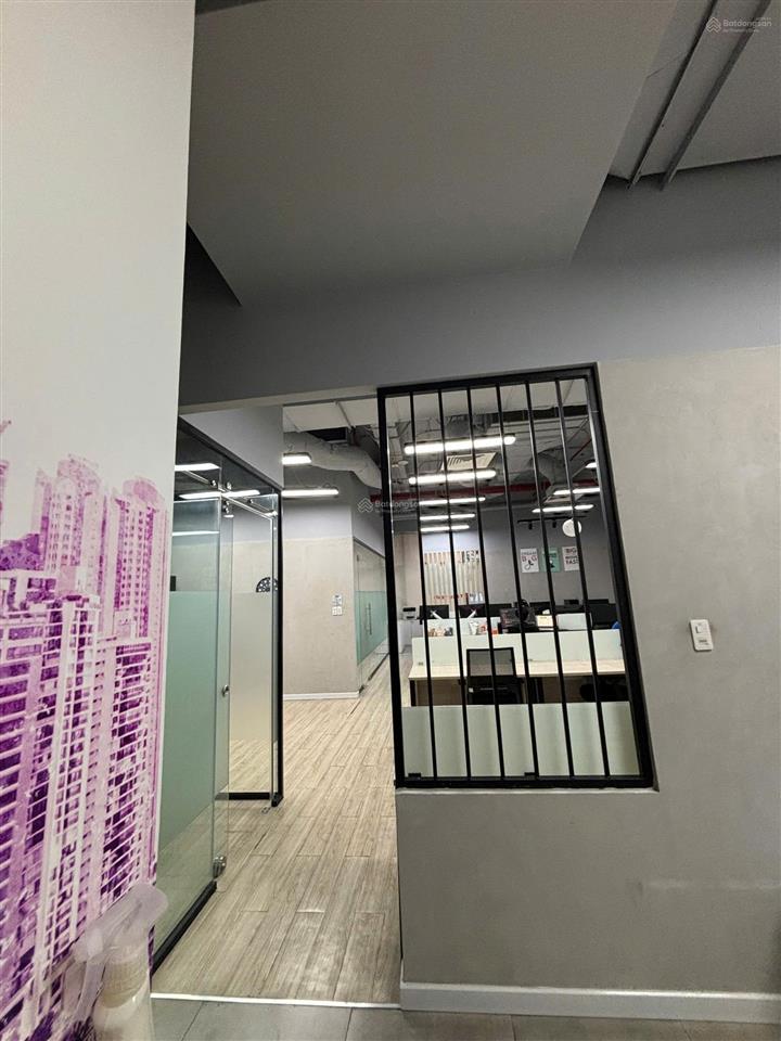 Cho thuê văn phòng  diện tích 135.35m2  quận 10