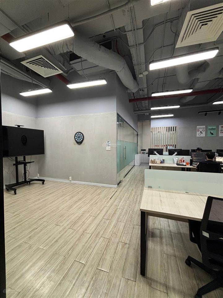 Cho thuê văn phòng  diện tích 135.35m2  quận 10