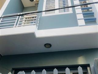 Bán nhà 2 tầng đường 40 linh đông 70m sổ hoàn công chuẩn gần ngã 5 thủ đức nhà đẹp vô ở ngay