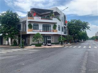 Bán nhanh nhà phố 3 tầng  mặt tiền 5m, tp dĩ an sổ sẵn