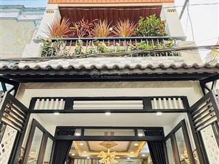 Cần tiền bán nhanh nhà cao đạtp1q5, gần bệnh viện nhiệt đới. 2tỷ390/62,5m2 đang cho thuê 18triệu