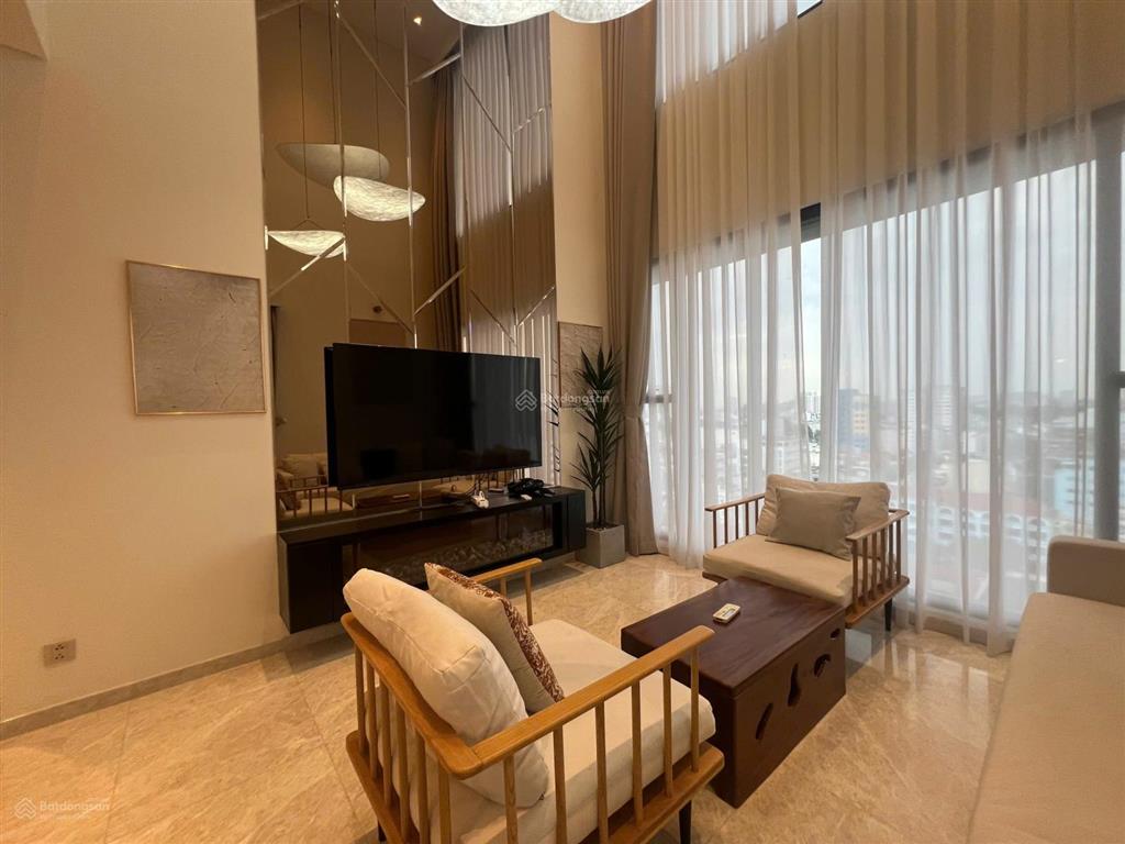 Bán căn hộ the marq 4pn 145m2, private lift, nội thất đẹp, trần cao 6m, giá 38 tỷ đã có sổ hồng