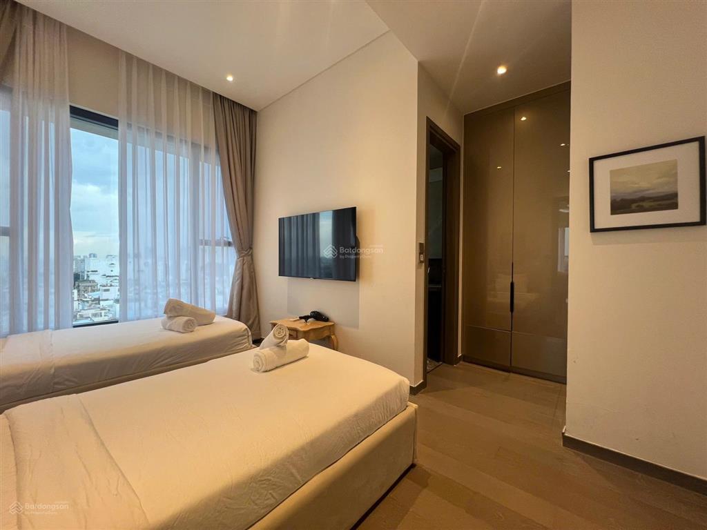 Bán căn hộ the marq 4pn  145m2, private lift, nội thất đẹp, trần cao 6m, giá 35 tỷ đã có sổ hồng