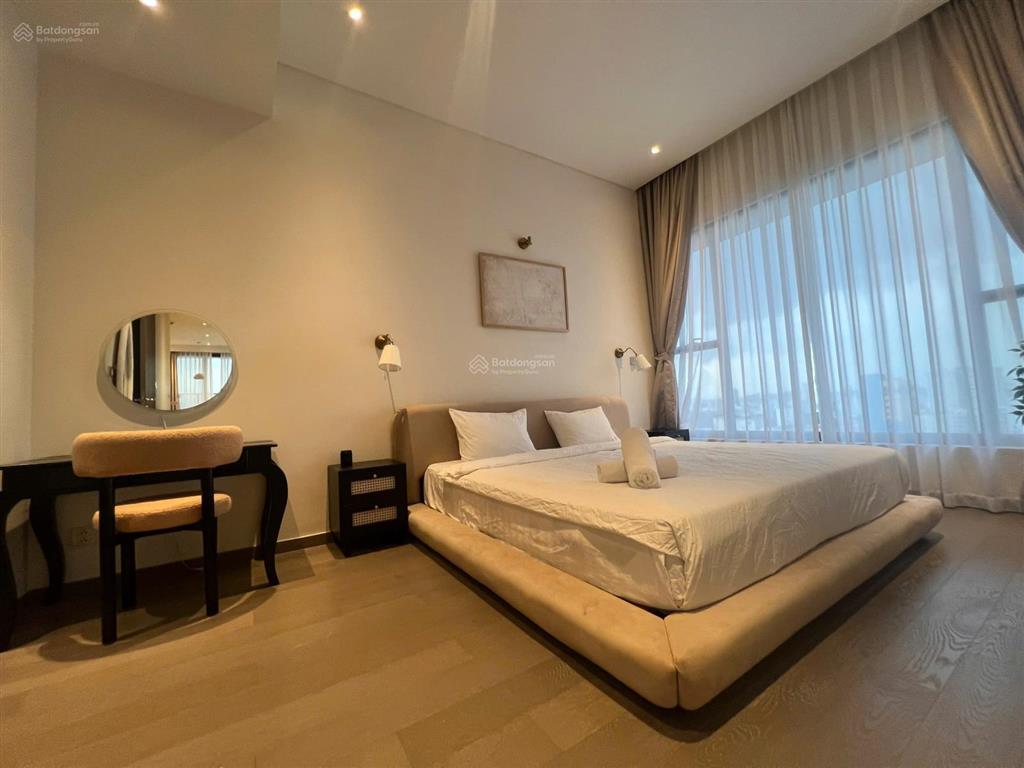 Bán căn hộ the marq 4pn  145m2, private lift, nội thất đẹp, trần cao 6m, giá 35 tỷ đã có sổ hồng