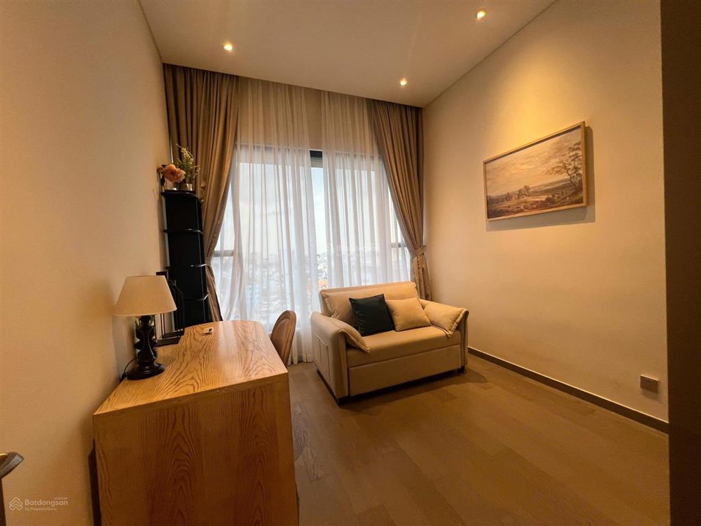 Bán căn hộ the marq 4pn  145m2, private lift, nội thất đẹp, trần cao 6m, giá 35 tỷ đã có sổ hồng