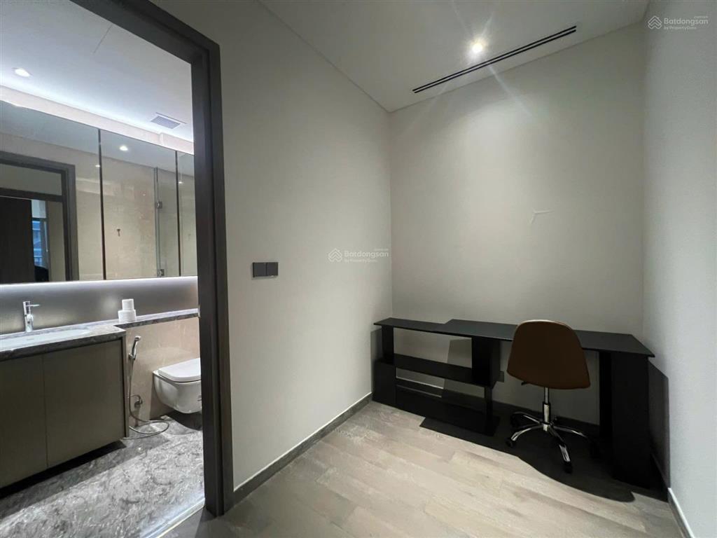 Cần bán chcc the marq 1 phòng ngủ, dt 51m2, full nt, giá 10.2 tỷ đã có sổ hồng, view lm81