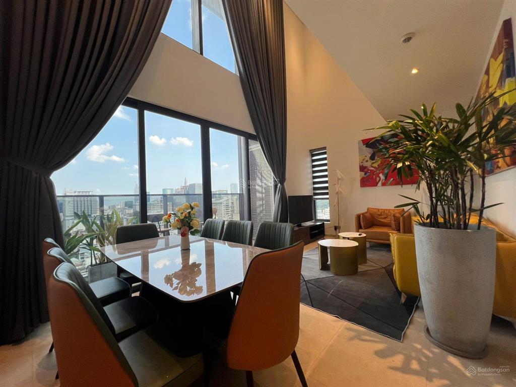 Cho thuê 4 phòng ngủ the marq quận 1, giá chỉ 77triệu, nội thất cao cấp, trần cao 6.9m