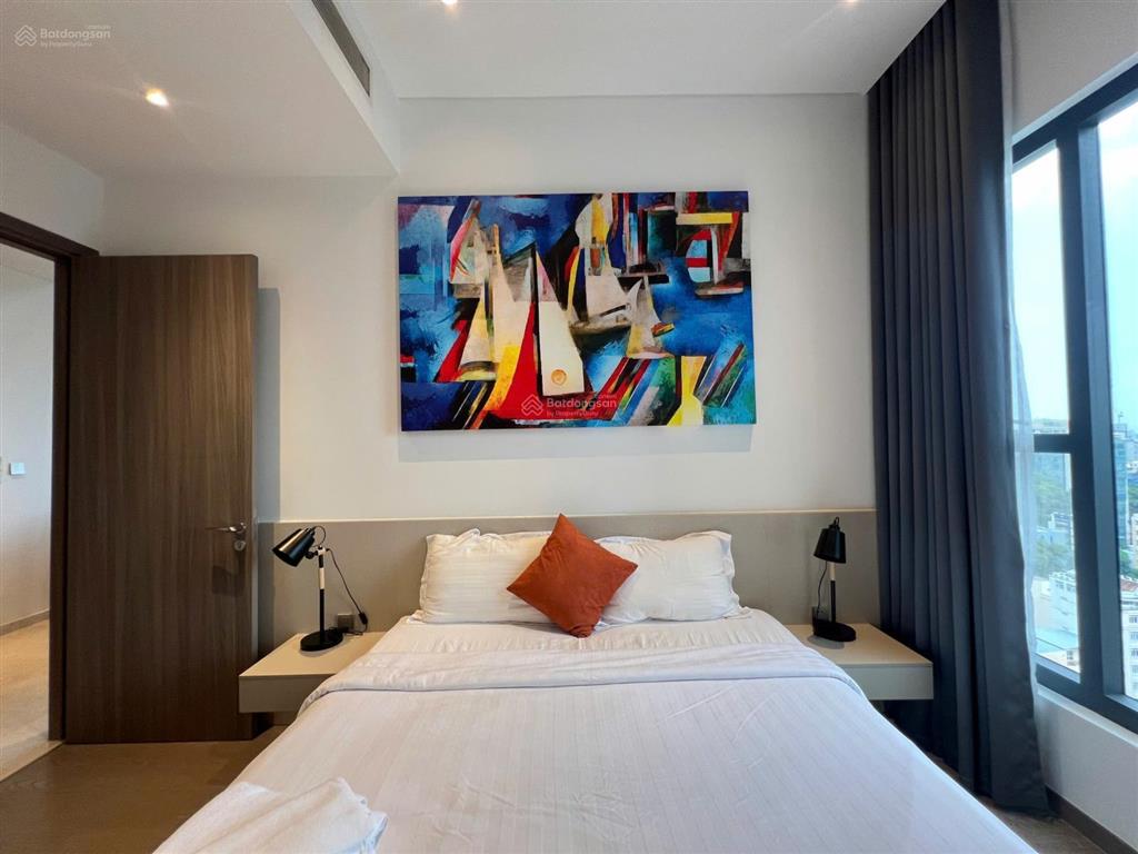 Cho thuê 4 phòng ngủ the marq quận 1, giá chỉ 77triệu, nội thất cao cấp, trần cao 6.9m