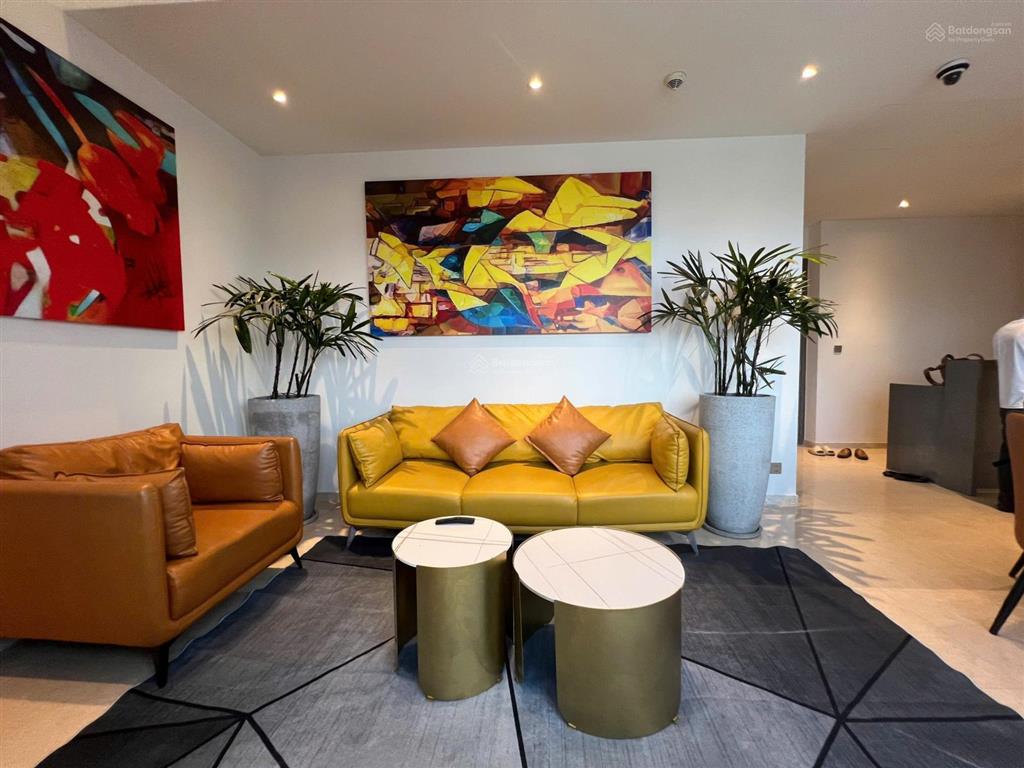 Cho thuê 4 phòng ngủ the marq quận 1, giá chỉ 77triệu, nội thất cao cấp, trần cao 6.9m