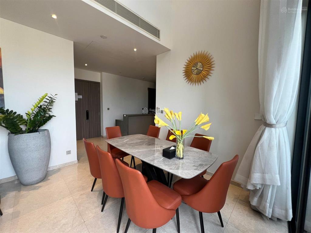 Cho thuê 4 phòng ngủ the marq quận 1, giá chỉ 77triệu, nội thất cao cấp, trần cao 6.9m