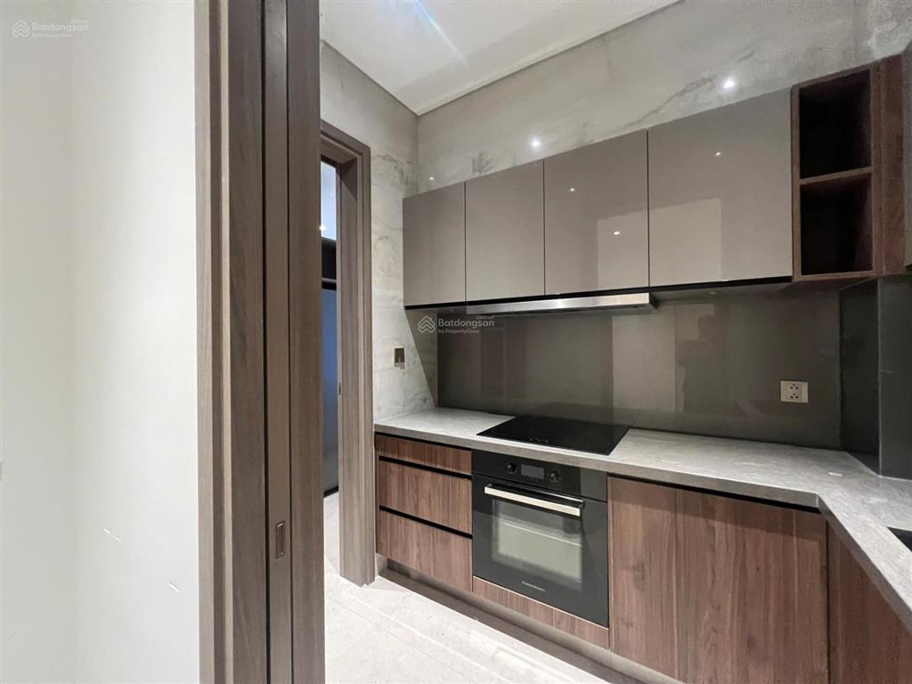 Cho thuê 4 phòng ngủ the marq quận 1, giá chỉ 77triệu, nội thất cao cấp, trần cao 6.9m