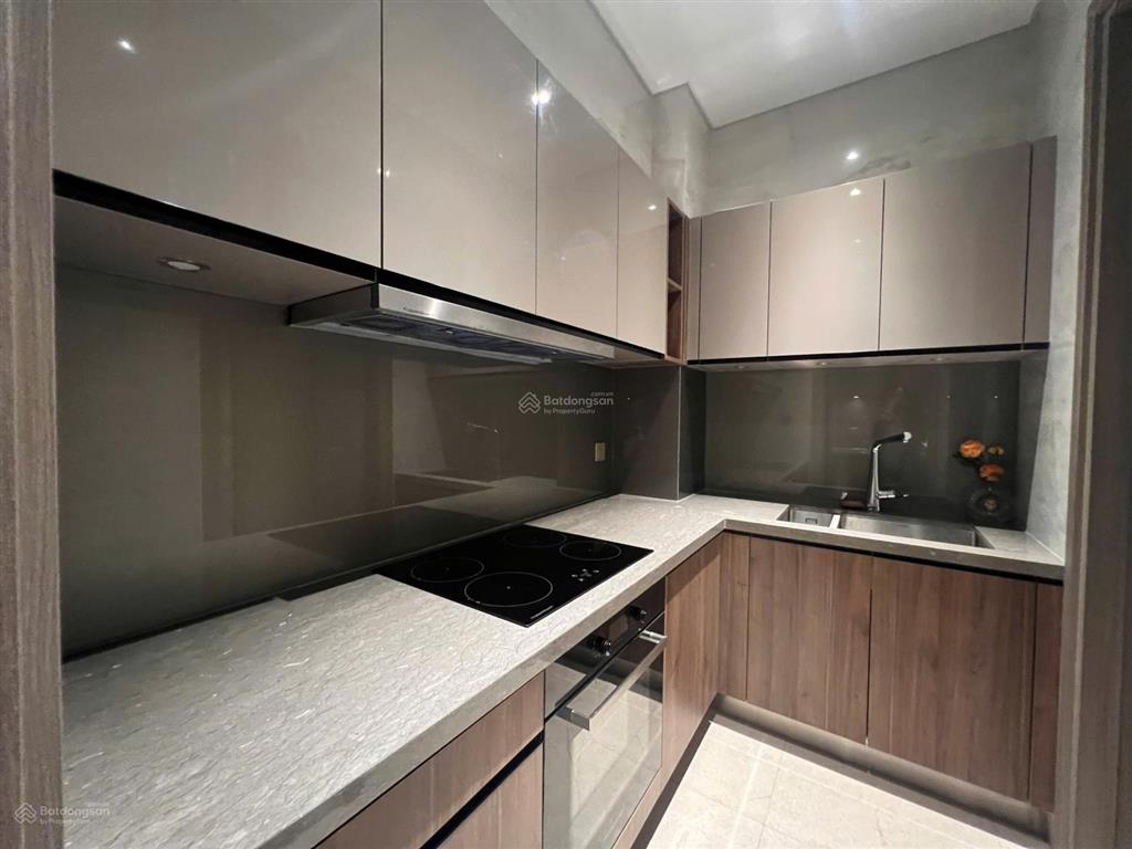 Cho thuê 4 phòng ngủ the marq quận 1, giá chỉ 77triệu, nội thất cao cấp, trần cao 6.9m