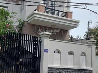 Cho thuê bt 4pn 5wc tại kdc phong phú 5, dt 140m2, dtsd 400m2,giá siêu hời 19 triệu vnd