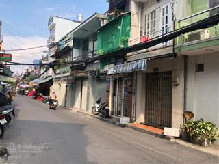 Bán gấp nhà mt phường 9, quận 3  ngang 6.5m. dt~200m2 nhà cấp 4 tiện xây mới. giá chỉ 30 tỷ