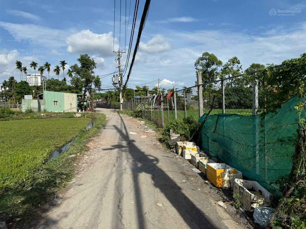 Bán 11000 m2 đất ấp doi, phường 15, gò vấp, 40 triệu/m2 có 200m2 thổ cư