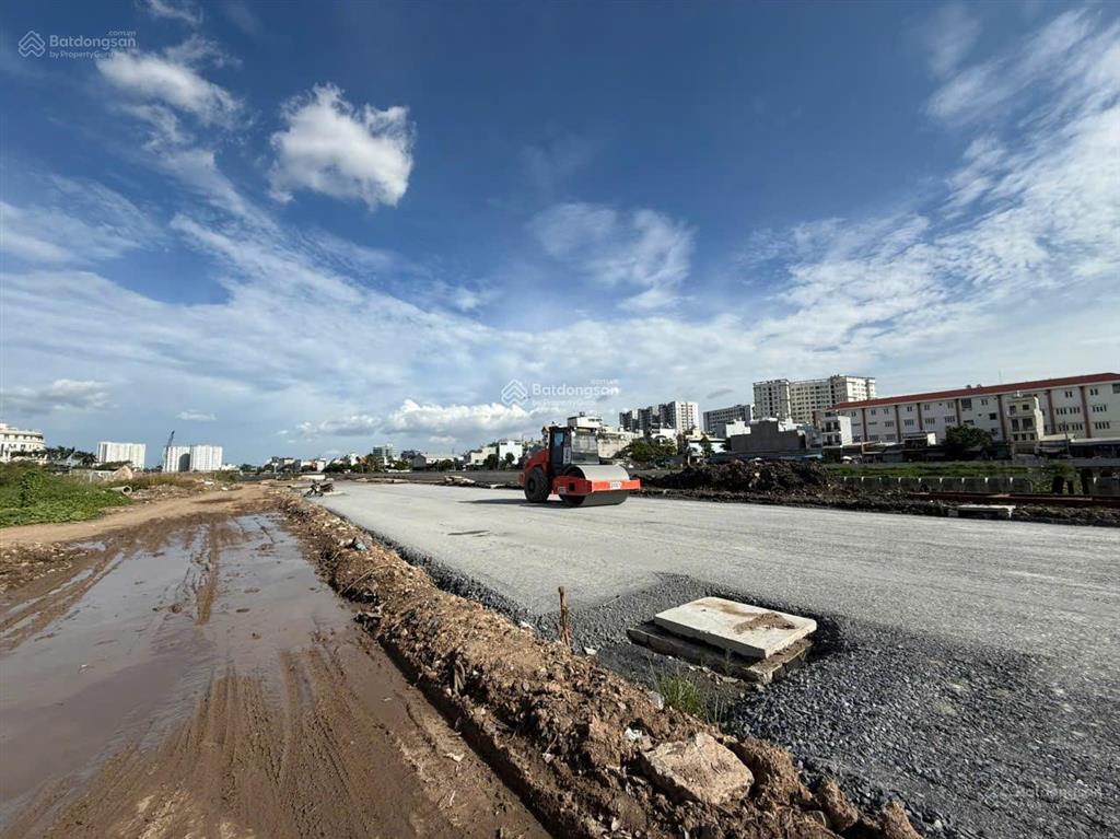 Bán 11000 m2 đất ấp doi, phường 15, gò vấp, 40 triệu/m2 có 200m2 thổ cư