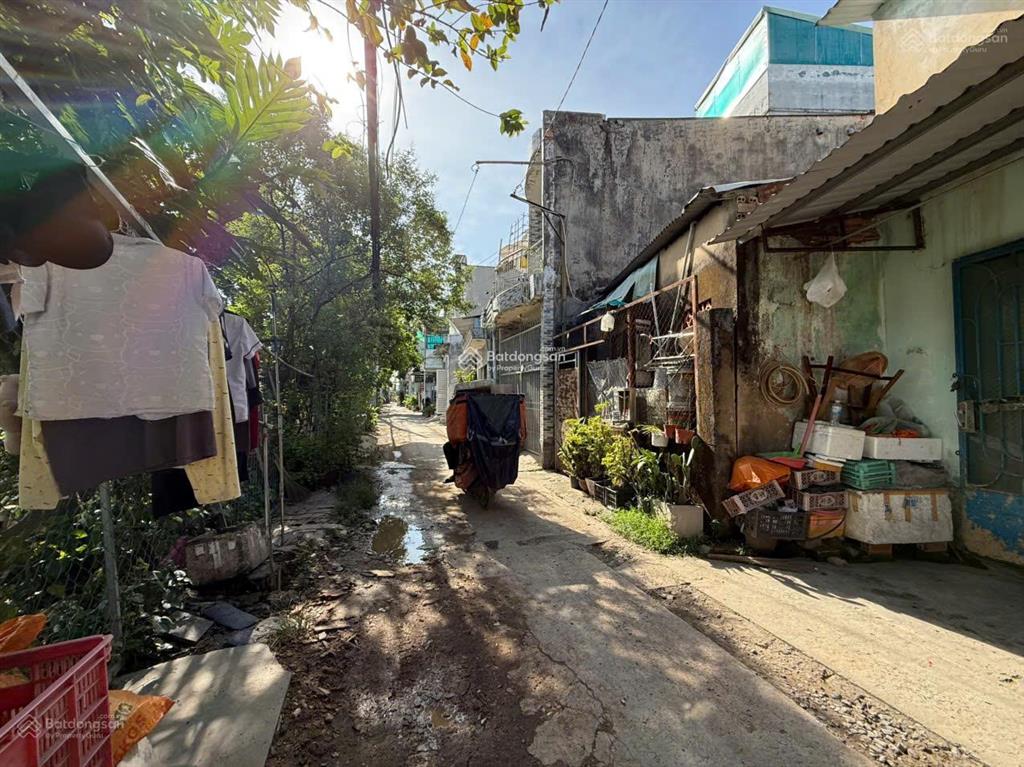 Bán 11000 m2 đất ấp doi, phường 15, gò vấp, 40 triệu/m2 có 200m2 thổ cư