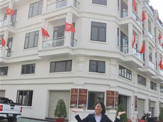 Shophouse an sương. còn duy nhất 1 căn góc ngay đối diện chợ an sương, quận 12, tp hcm.