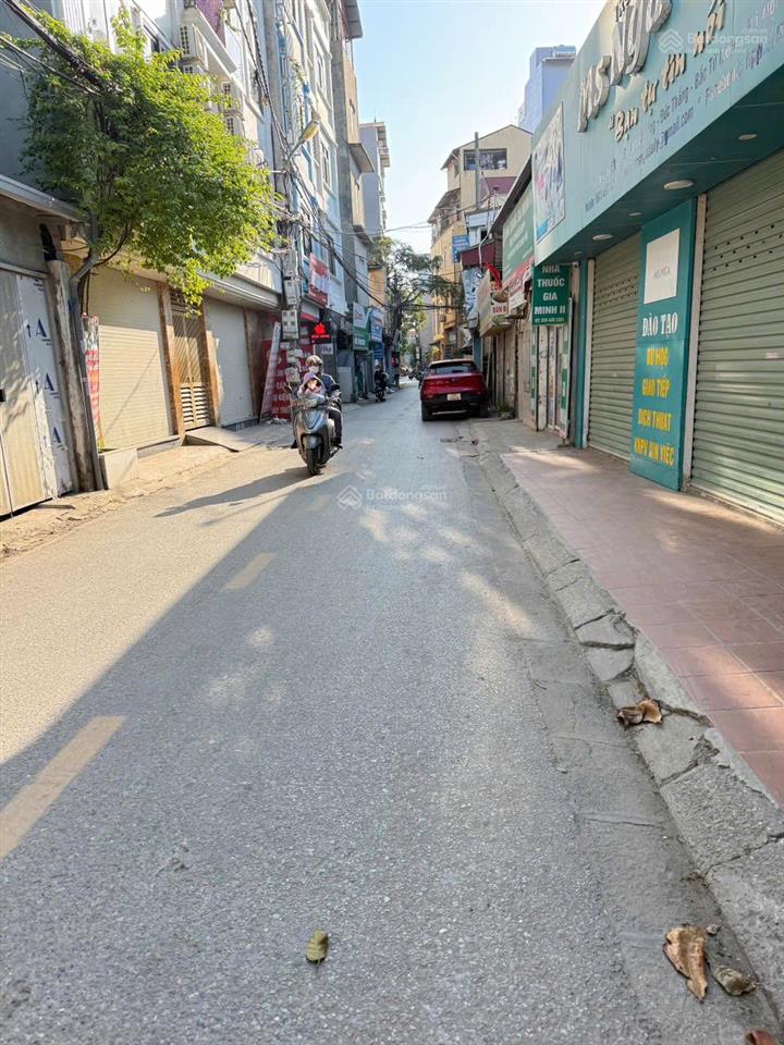 Nhà dân xây 3 thoángphân lô ô bàn cờ mặt tiền 14,5m.