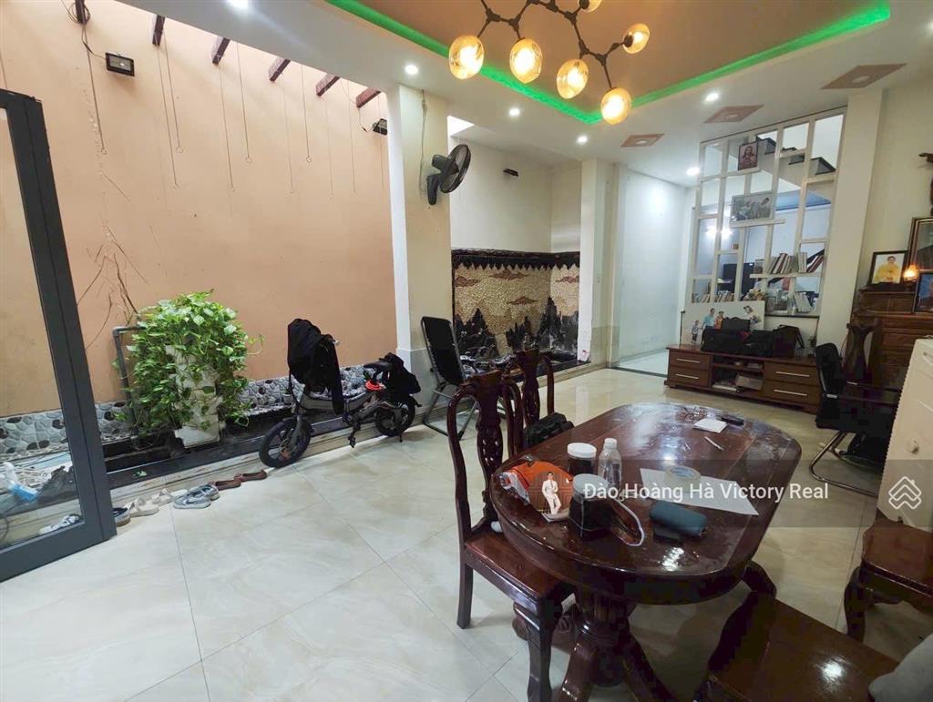 Chủ thiện chí bán nhà 2 tầng tại cách mạng tháng tám, p5, tb, 5.1 x 14m  cn 62m2, chỉ 8.5 tỷ tl