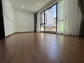 Nhà đẹp ở ngay  6 tầng thang máy nhập  ngõ rông thoáng  trung tâm quận tây hồ.