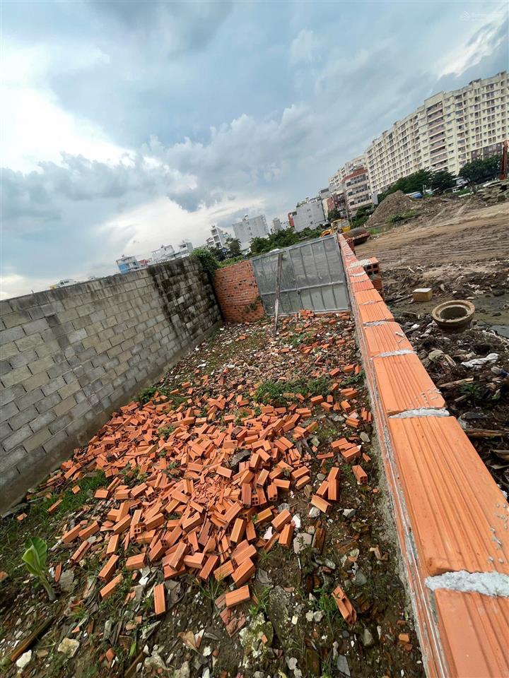 Chủ bán gấp đất góc 2 mặt tiền kênh tham lương, q12, dt  580m2 thổ cư giá 21 tỷ